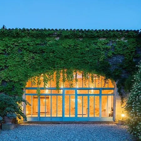Des Oules Maison d'hôtes *