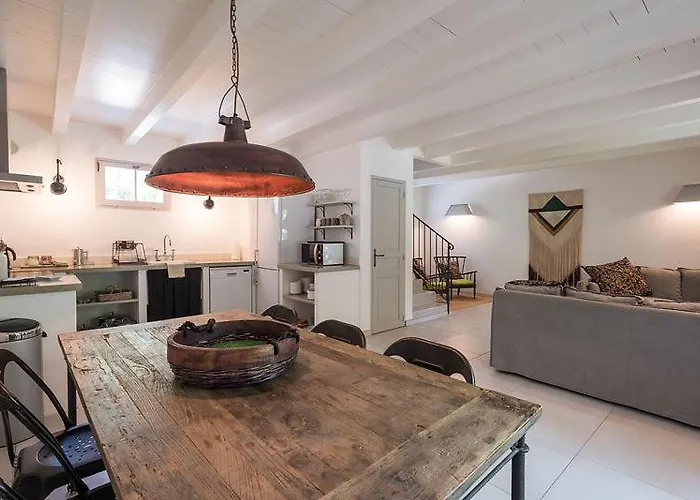 Guest house Des Oules Saint-Victor-des-Oules